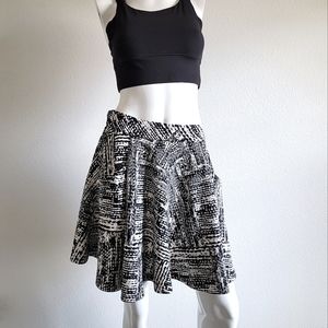 Zara Black & White Abstract Print Twirl Flare Mini Skirt with Pockets Sz S